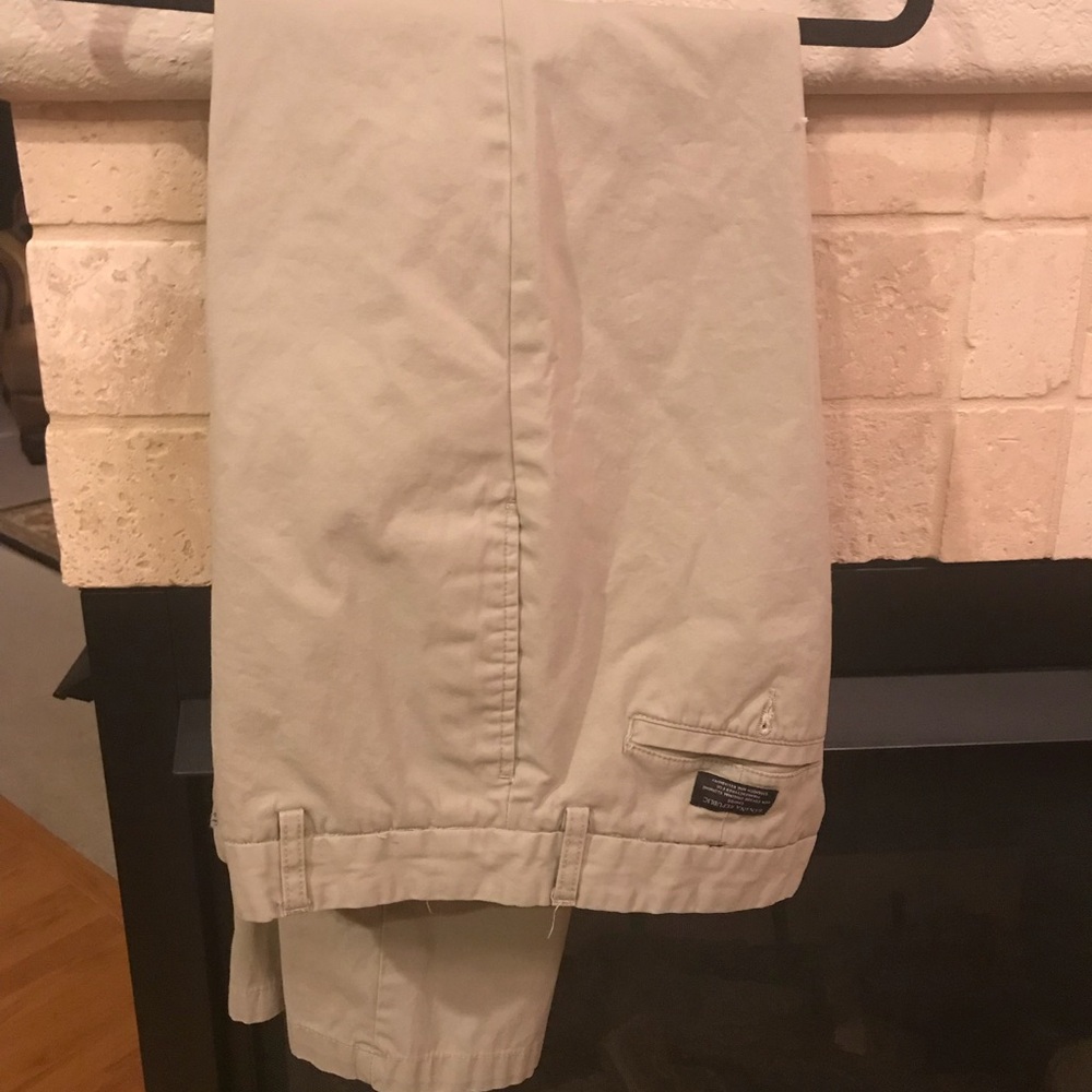 Banana Republic Gavin Relaxed Straight Fit.
